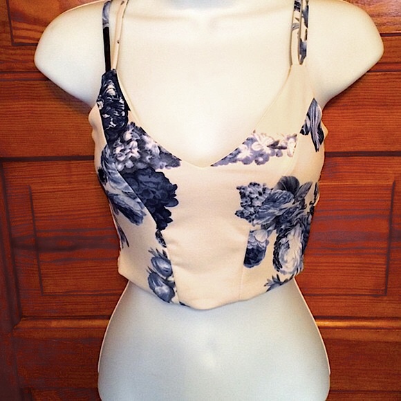 NWOT Anthro Floral Crop - Picture 1 of 2